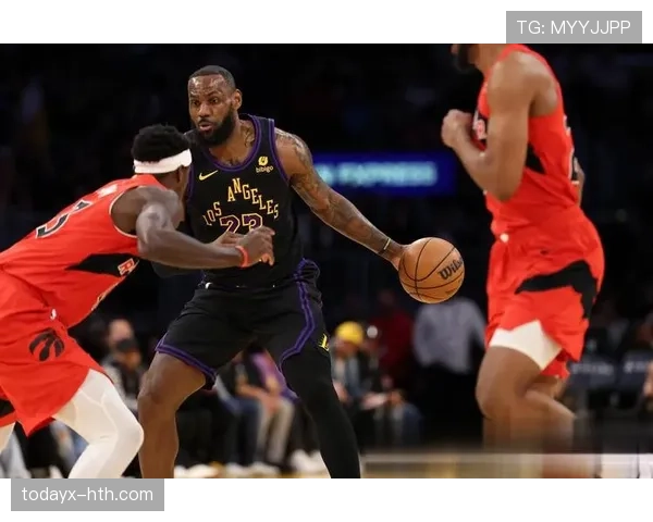 戴维斯进攻效率创生涯新高，球场表现持续闪耀