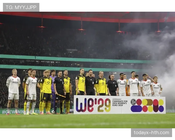 奥格斯堡关键球员闪耀赛场,球队豪取连胜强势崛起 奥格斯堡关键球员闪耀赛场,球队豪取连胜强势崛起