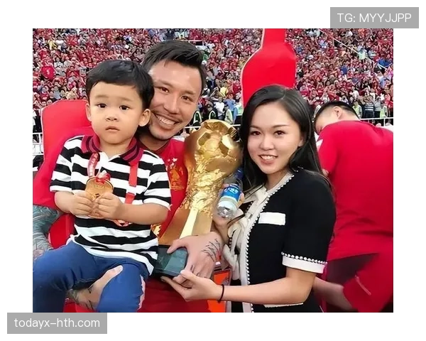 张琳芃家那辆豪车停门口，邻居都开始怀疑他是不是隐形富豪了